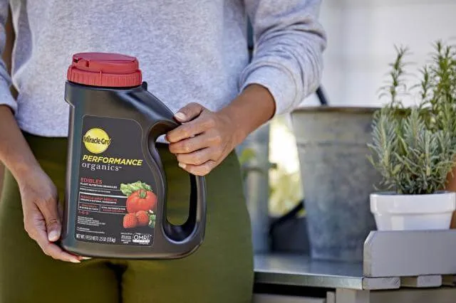 Miracle-Gro® Performance Organic® Edibles Plant Nutrition Granules