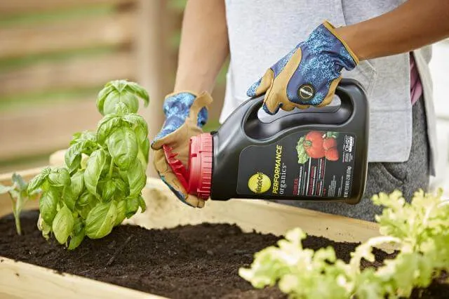 Miracle-Gro® Performance Organic® Edibles Plant Nutrition Granules